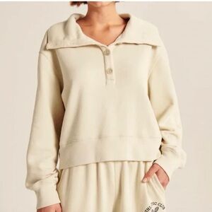 Abercrombie Drama Wedge Henley Size M